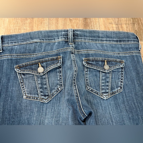 Burberry Women’s Vintage Y2K 00s Low Rise Flared Bootcut Midwash Jeans - Picture 9 of 12